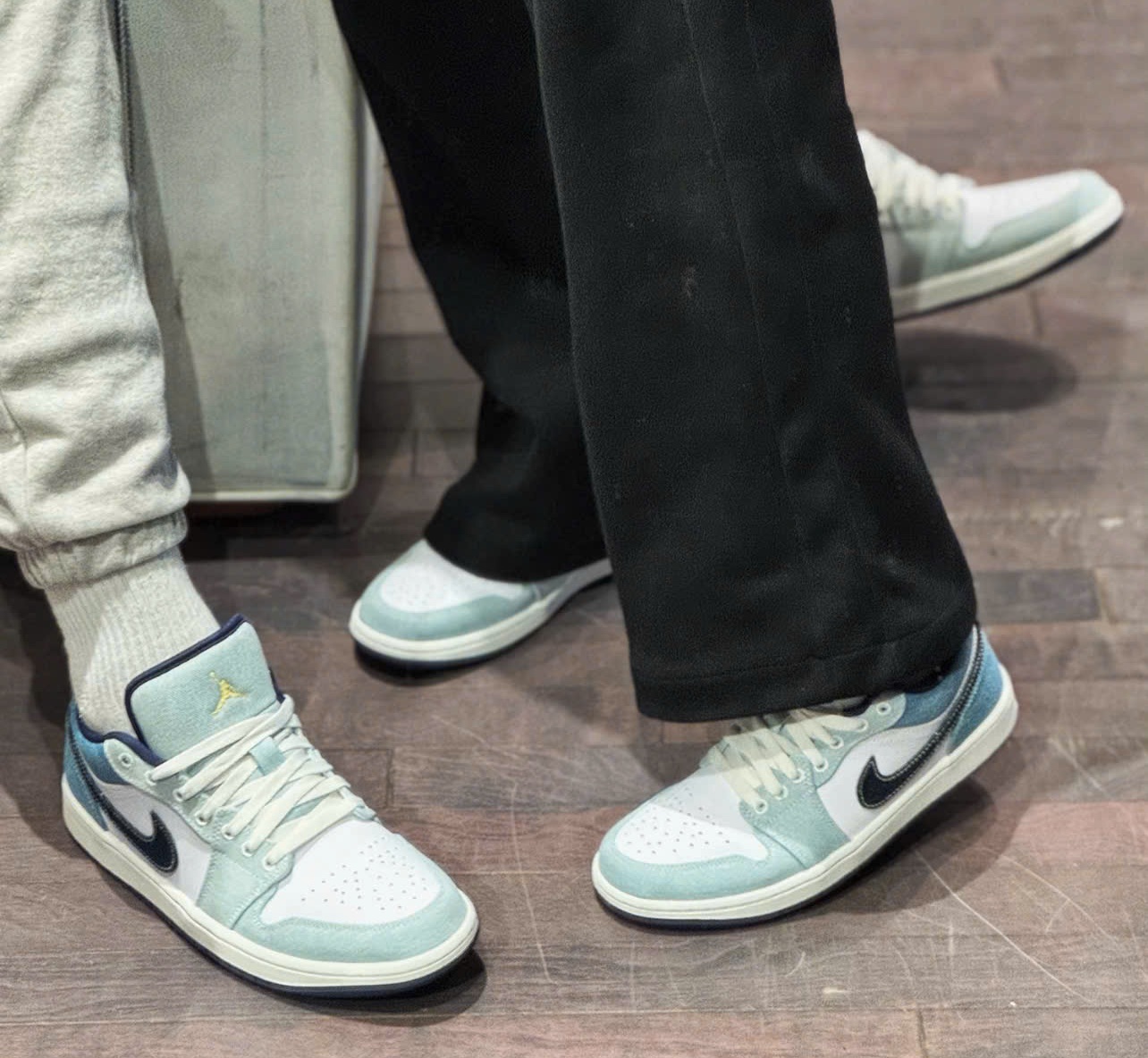 Giày Nike Air Jordan 1 Low SE ‘Light Denim’ IH0648-141 - Ảnh 3