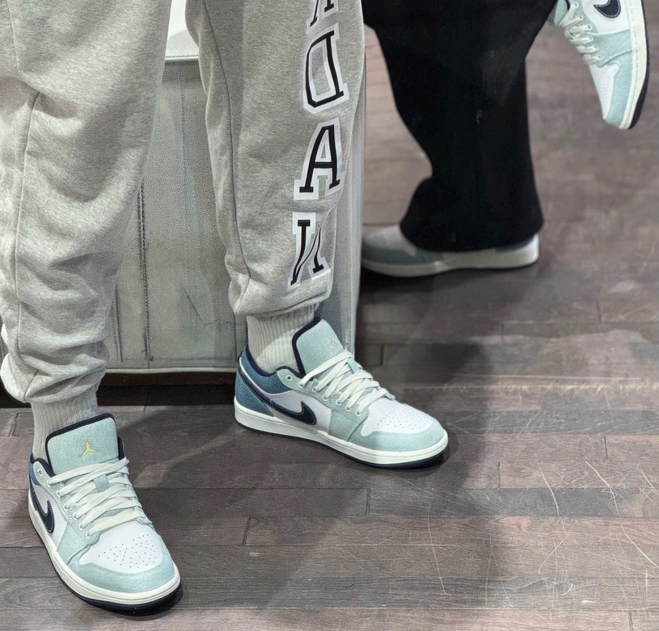 Giày Nike Air Jordan 1 Low SE ‘Light Denim’ IH0648-141 - Ảnh 4