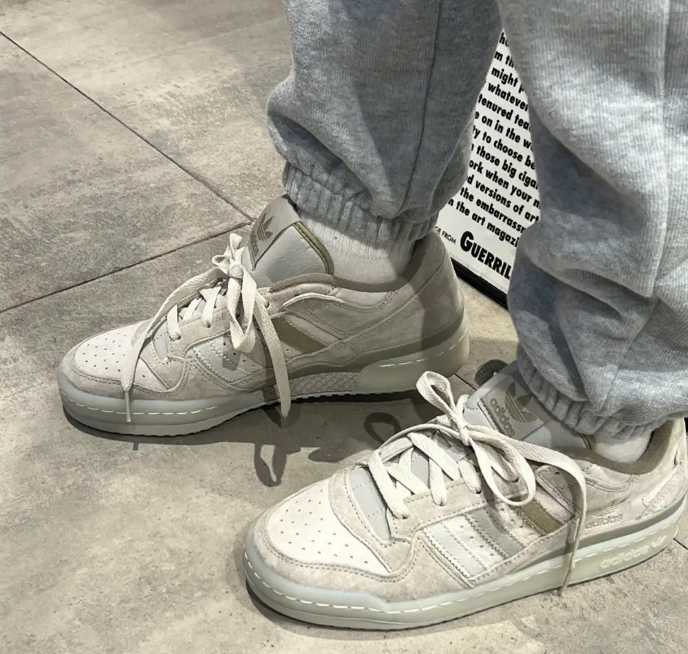 Alternative view of Giày Adidas Forum Low CL ‘Grey’ JQ9144