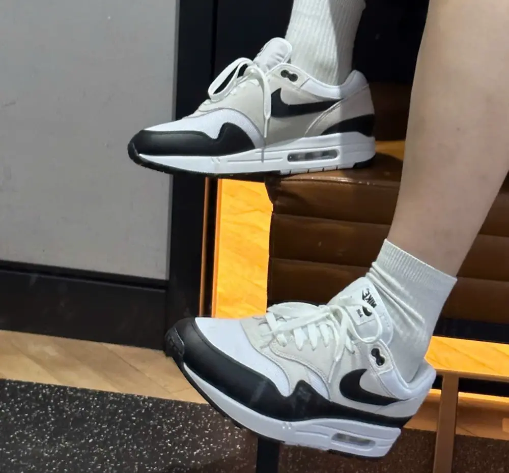 Alternative view of Giày Nike Air Max 1 Essential ‘White Black’ FZ5808-101