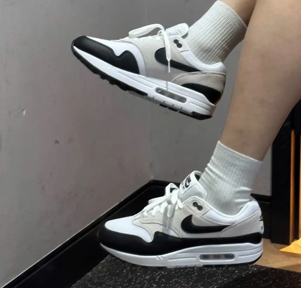 Giày Nike Air Max 1 Essential ‘White Black’ FZ5808-101 - Ảnh 4
