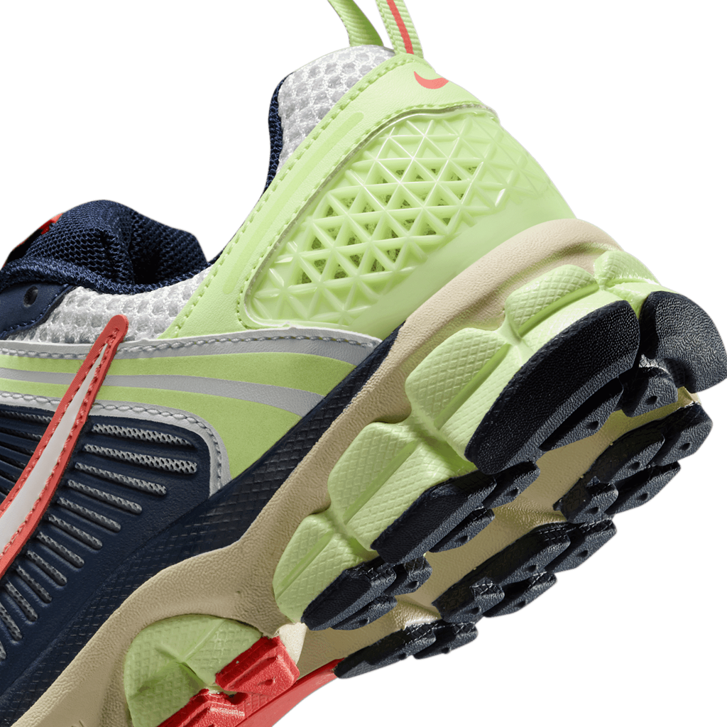 Alternative view of Giày Nike Vomero 5 ‘Barely Midnight Pure Platinum’ IB4406-701