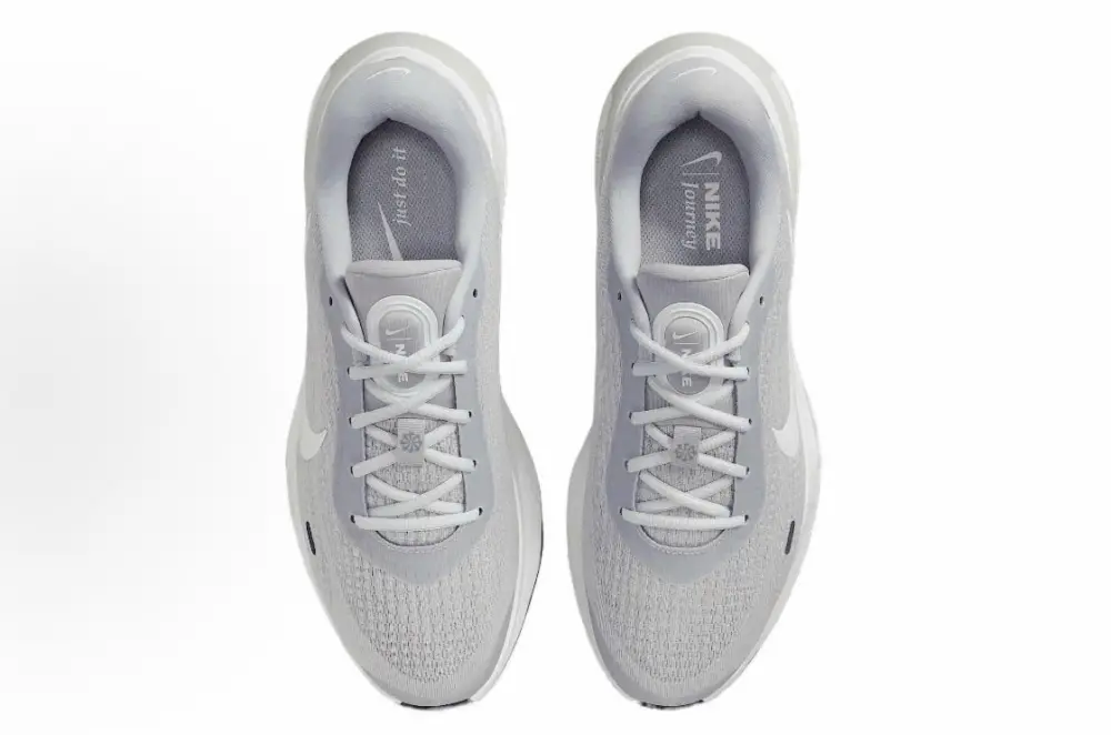 Alternative view of Giày Nike Journey Run ‘Wolf Grey’ FN0228-003