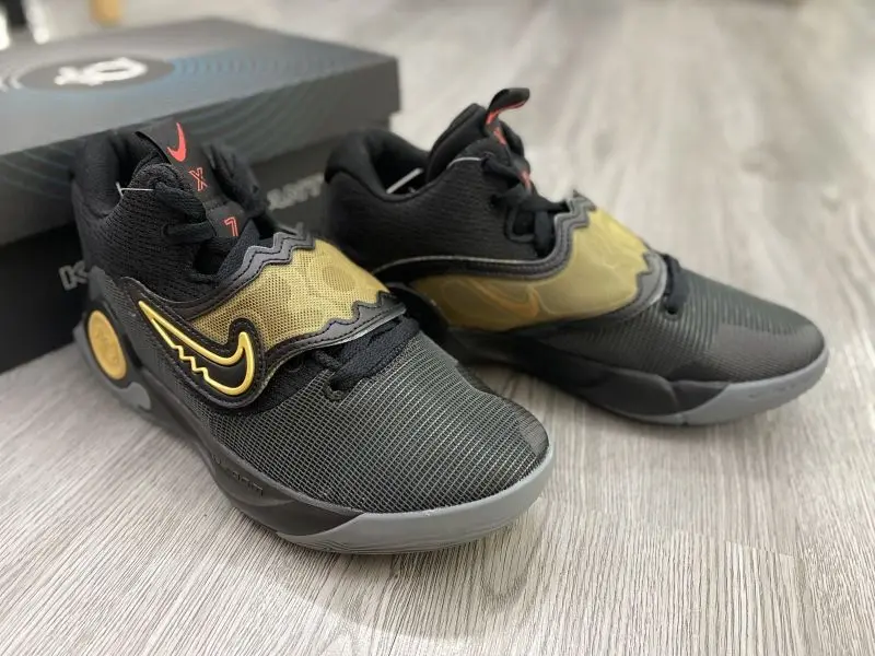 Alternative view of Giày Nike KD Trey 5 X EP ‘Black Metallic Gold’ DJ7554-010