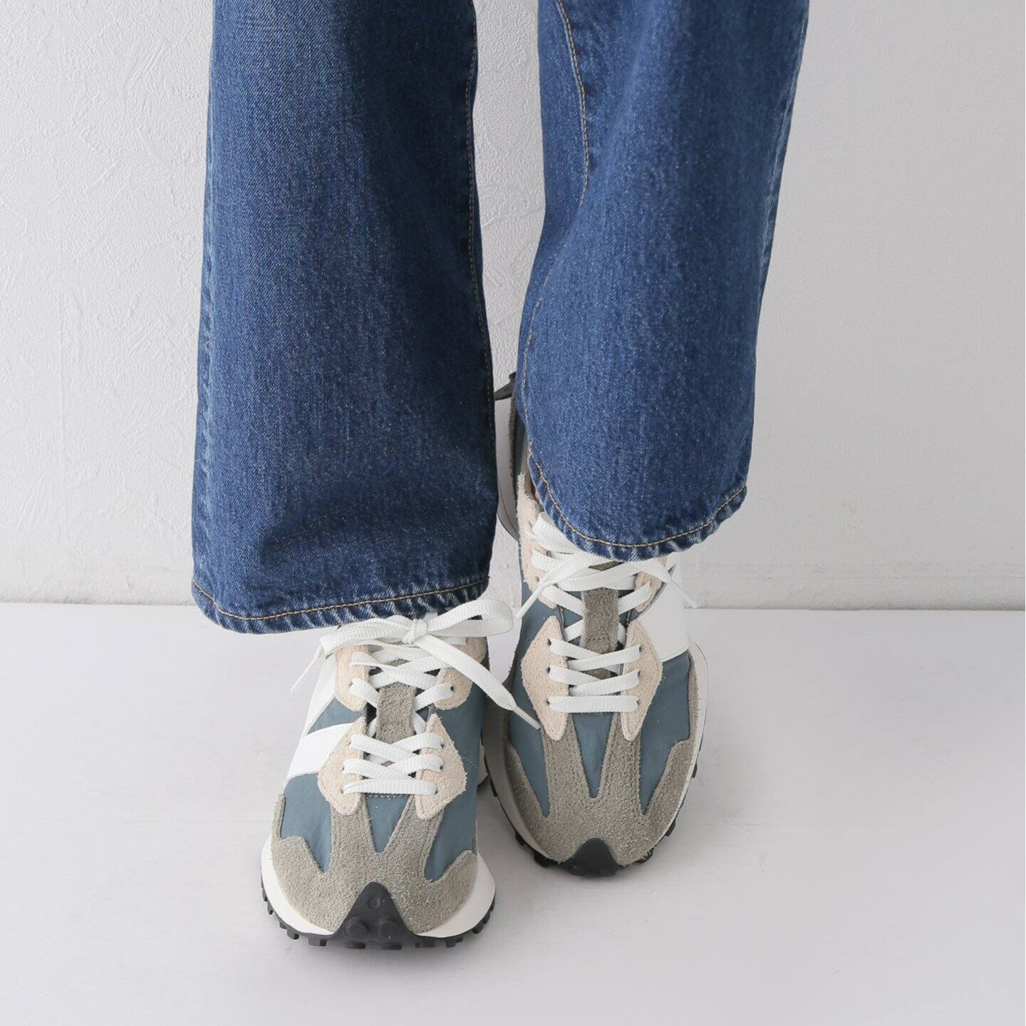 Alternative view of Giày New Balance 327 ‘Vetiver Trooper’ MS327CR