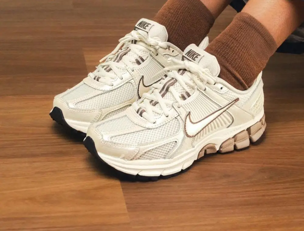 Alternative view of Giày Nike Zoom Vomero 5 ‘Sail Mink Brown Black’ IB8129-133