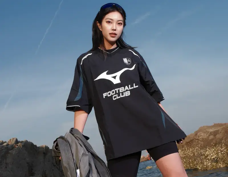 Alternative view of Áo Mizuno Essential large Logo ‘Black’ K2CA53Y2