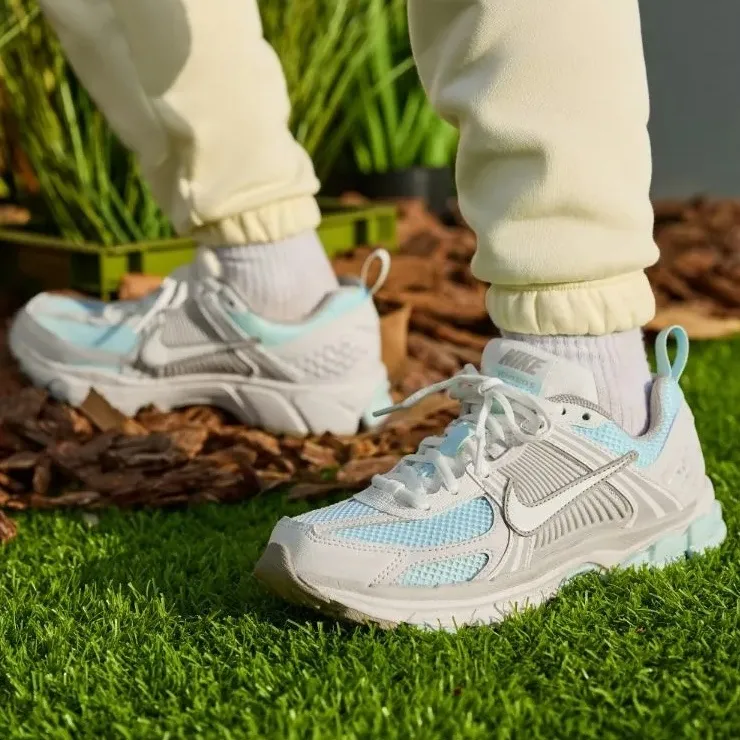 Alternative view of Giày Nike Zoom Vomero 5 GS ‘Sail Glacier Blue’ IB4698-411
