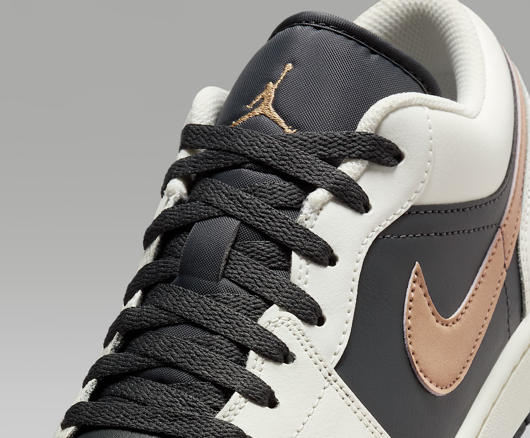 Alternative view of Giày Nike Air Jordan 1 Low ‘Anthracite Hemp Sail’ IH0649-021