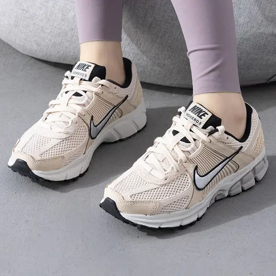 Alternative view of Giày Nike Air Zoom Vomero 5 ‘Pearl White Chrome’ FN6742-200