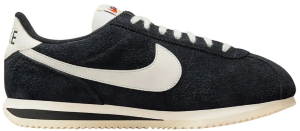Giày Nike Cortez Cleans Up In ‘Black Suede’ FJ2530-001