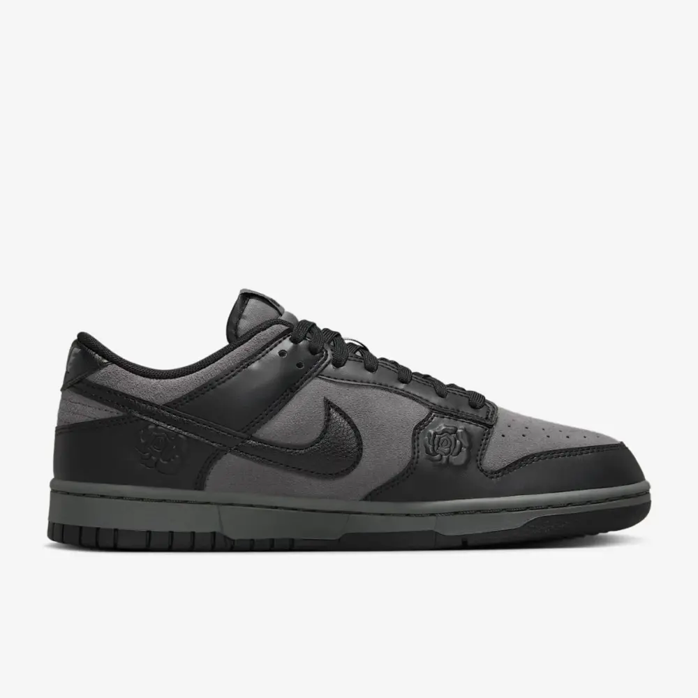 Alternative view of Giày Nike Dunk Low ‘Black Roses’ HF1986-001
