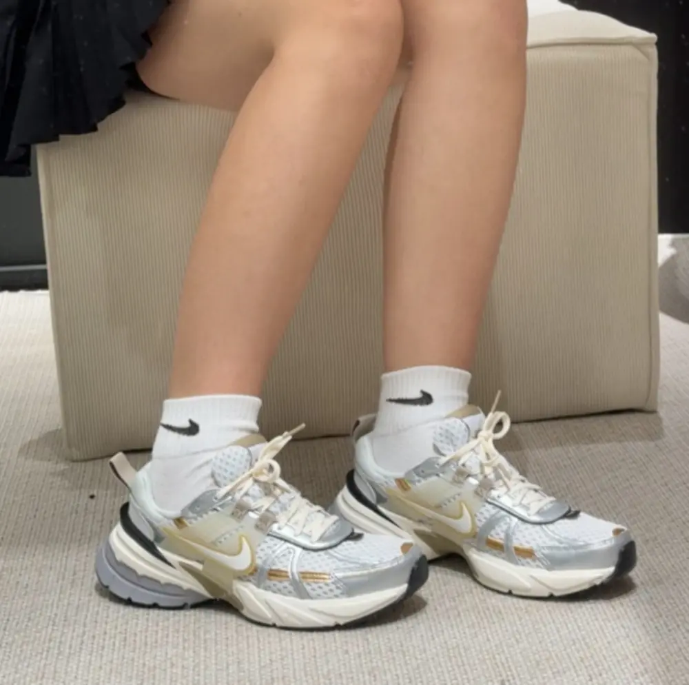 Giày Nike Wmns V2K Run ‘Khaki Metallic Silver’ HJ7245-100 - Ảnh 5