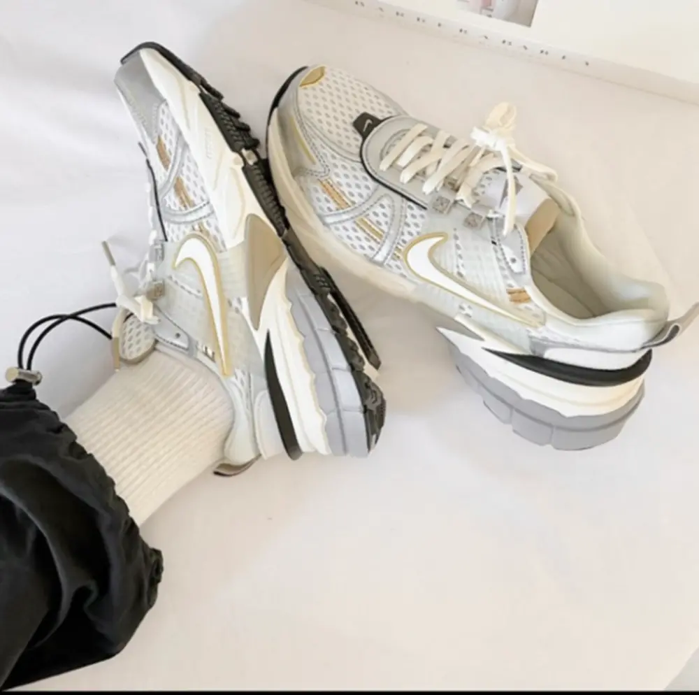 Giày Nike Wmns V2K Run ‘Khaki Metallic Silver’ HJ7245-100 - Ảnh 3