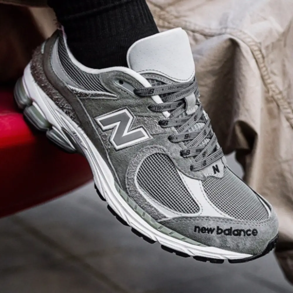 Giày New Balance INVINCIBLE x N.HOOLYWOOD x 2002R ‘Grey’ ML2002RV - Ảnh 4