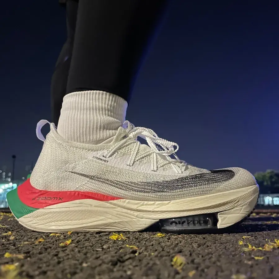 Alternative view of Giày Nike Air Zoom Alphafly Next% ‘Kenya’ DD8878-101