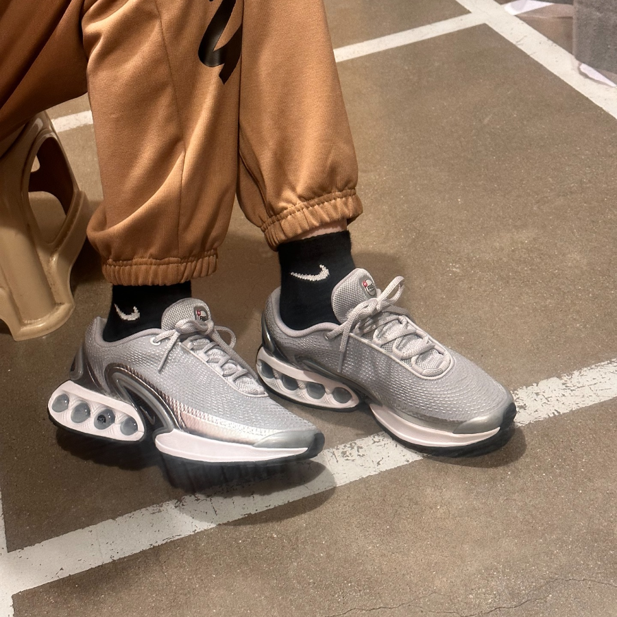 Giày Nike Wmns Air Max DN ‘Metallic Silver’ HJ9638-001 - Ảnh 3
