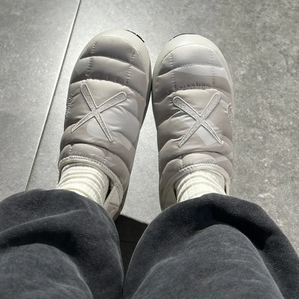 Giày The North Face Thermoball Traction x Kaws ‘Moonlight’ NF0A7W6J-944 - Ảnh 5