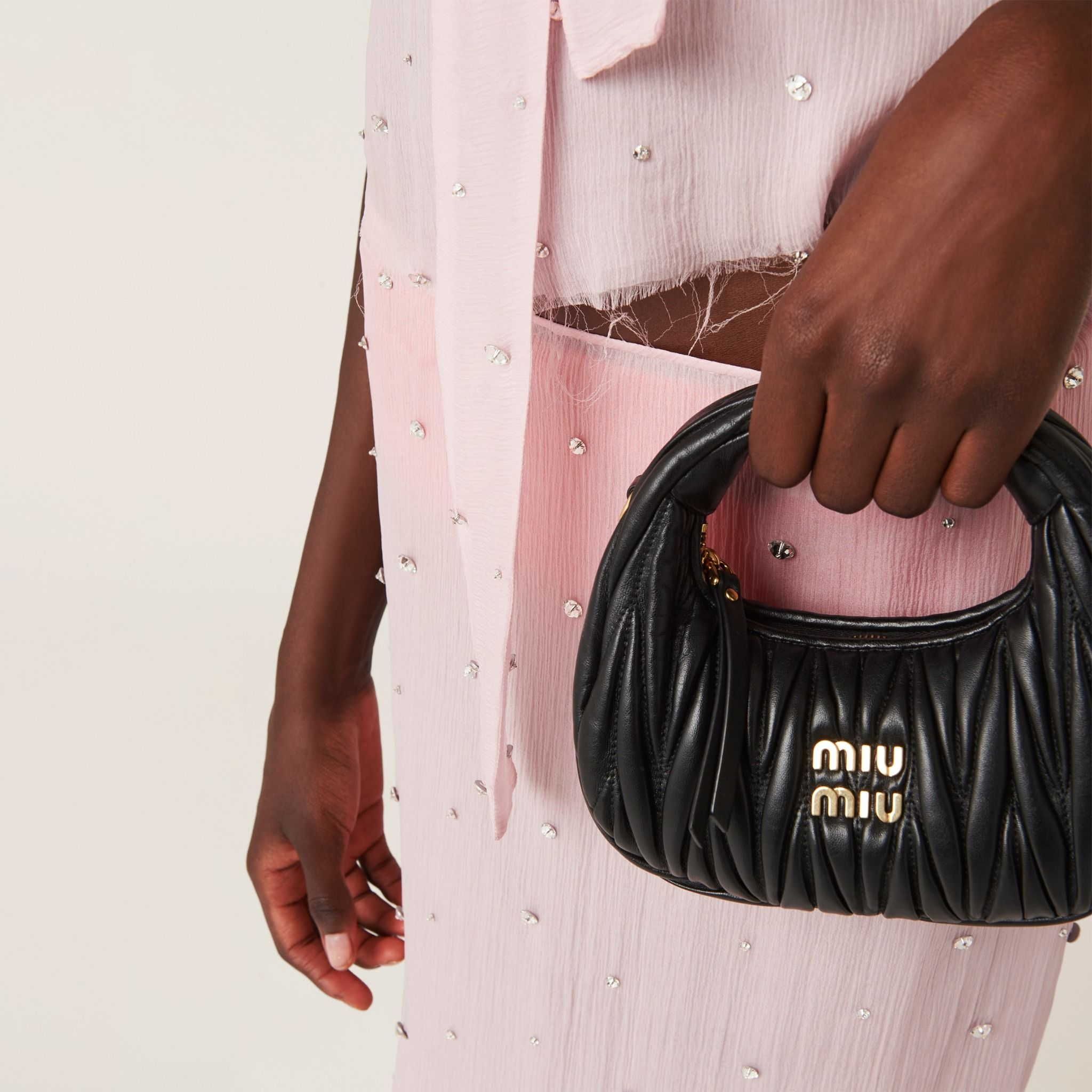 Alternative view of Túi Miu Miu Wander Matelassé Bag ‘Black’ 5BP078-N88-F0002-V-OOO