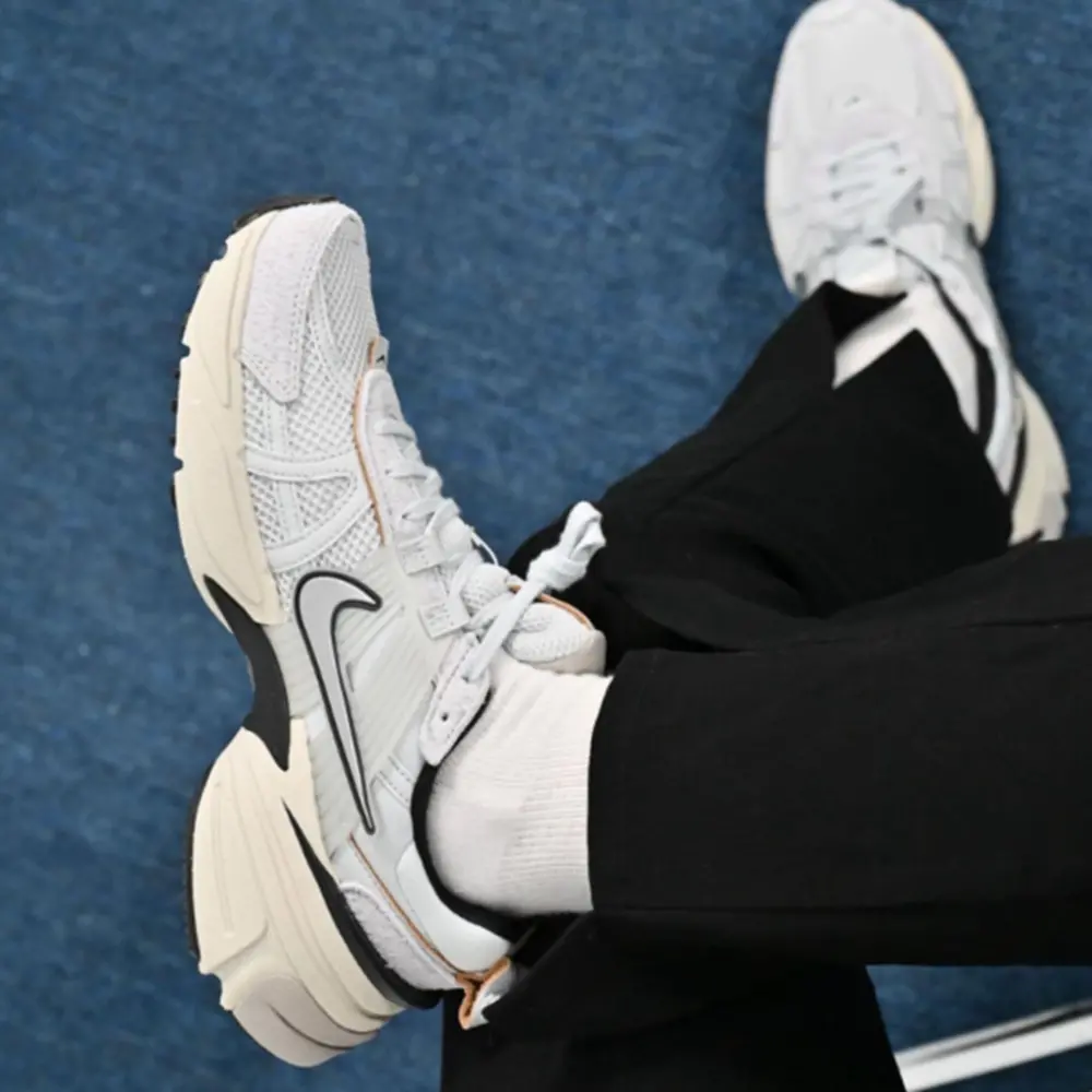 Giày Nike Wmns V2K Run ‘White Light’ FN6703-100 - Ảnh 6