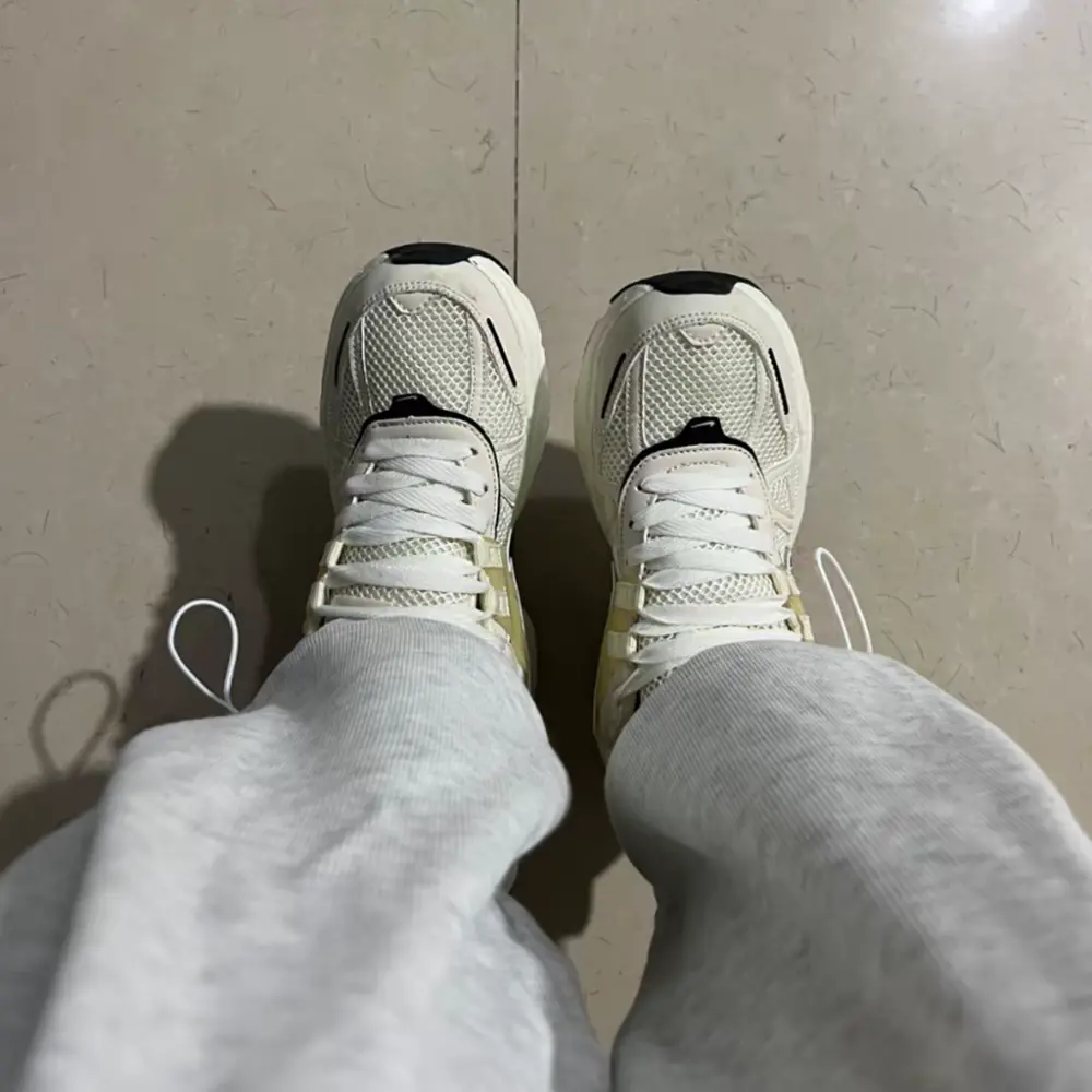 Giày Nike Wmns V2K Run ‘White Light’ FN6703-100 - Ảnh 4