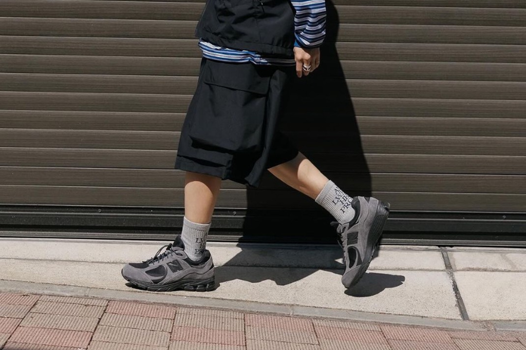 Giày New Balance 2002R x GORE-TEX ‘Charcoal’ M2002RXZ - Ảnh 3