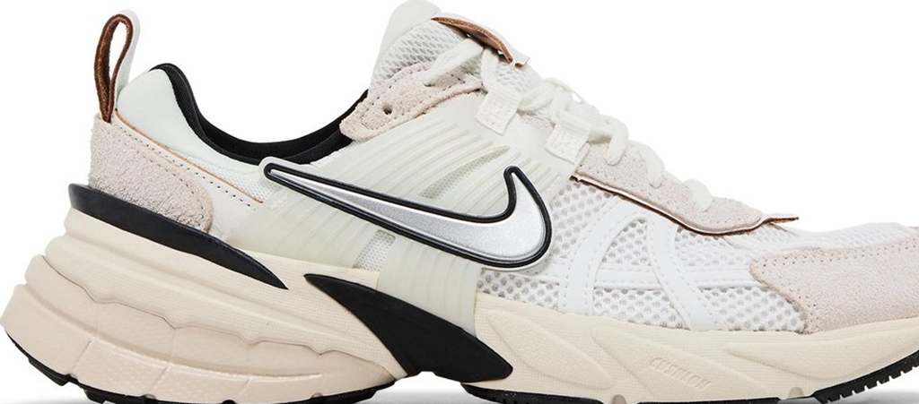 Giày Nike Wmns V2K Run ‘White Light’ FN6703-100