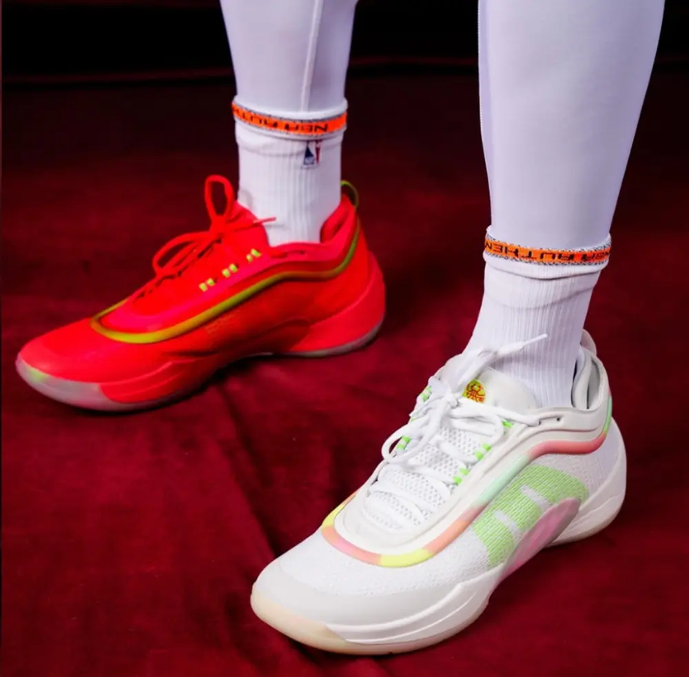 Alternative view of Giày Adidas D.O.N. Issue #6 ‘Haribo Goldbears Cloud White’ JH7918