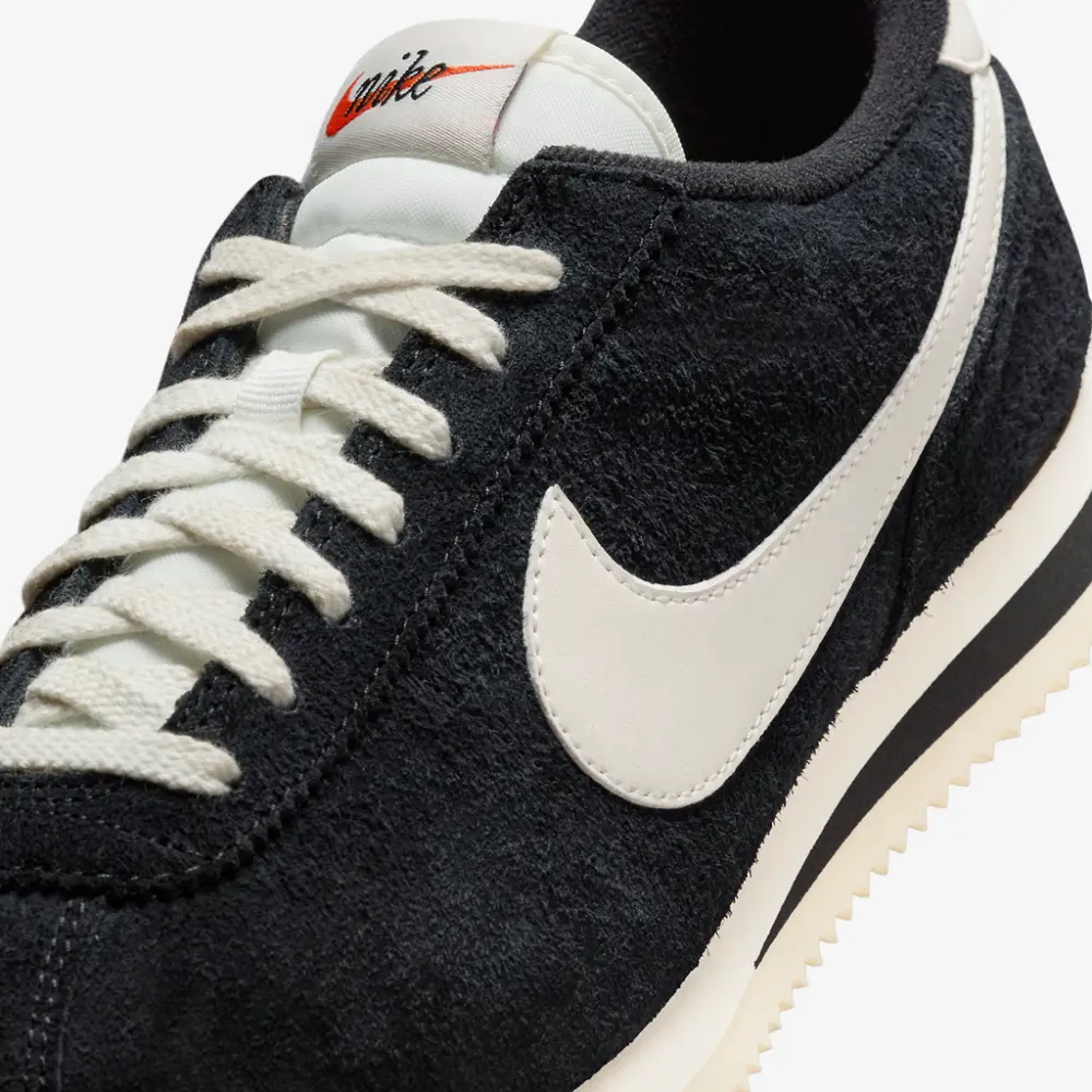 Giày Nike Cortez Cleans Up In ‘Black Suede’ FJ2530-001 - Ảnh 2