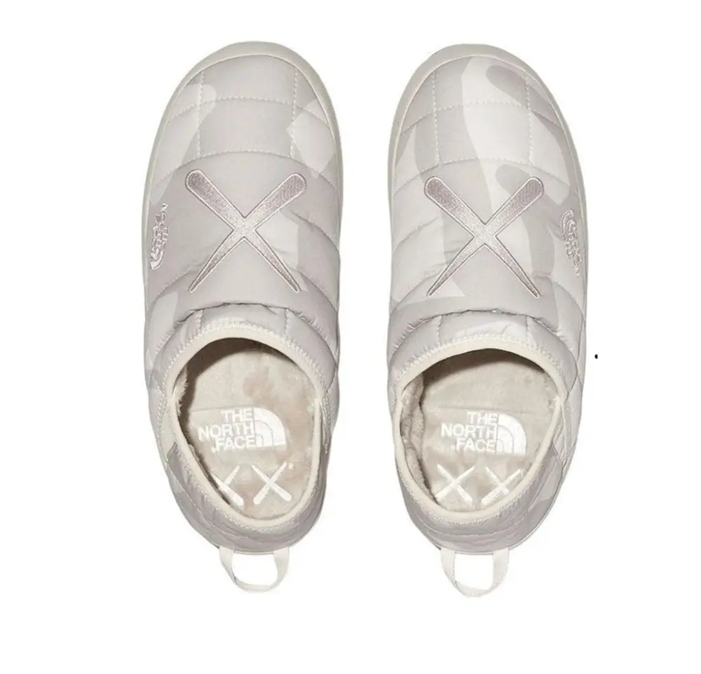 Giày The North Face Thermoball Traction x Kaws ‘Moonlight’ NF0A7W6J-944 - Ảnh 3
