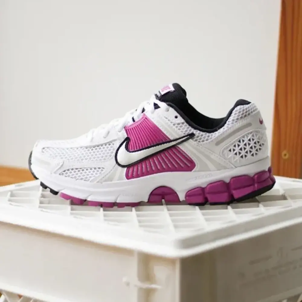 Alternative view of Giày Nike Zoom Vomero 5 ‘Pure Platinum’ HF6998-102