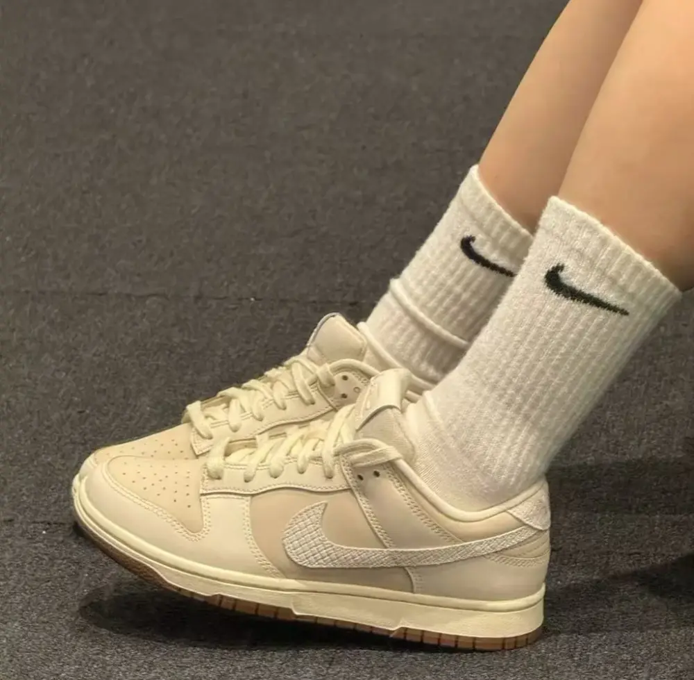 Giày Nike Dunk Low ‘Year Of The Snake’ IB8864-211 - Ảnh 4