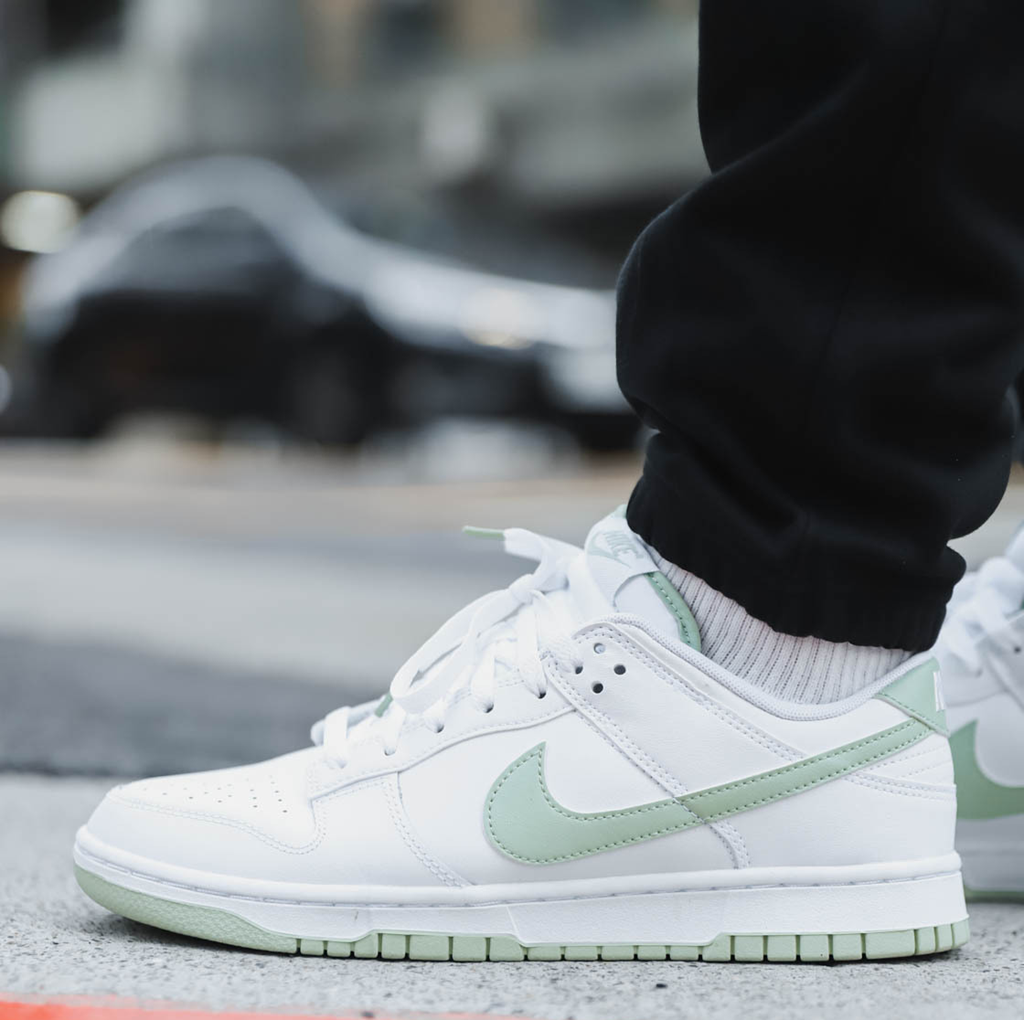 Alternative view of Giày Nike Dunk Low Retro ‘White Honeydew’ DV0831-105