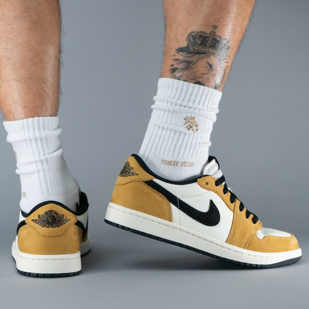 Alternative view of Giày Nike Air Jordan 1 Low OG ‘Rookie Of The Year’ CZ0790-107