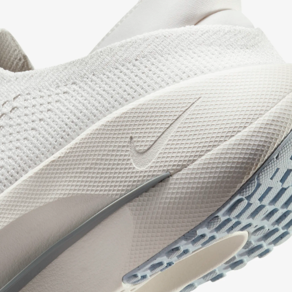 Alternative view of Giày Nike Reina EasyOn 'Sail Light Armory Blue' FN0345-100