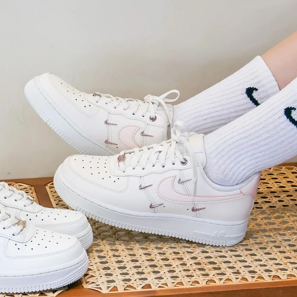 Alternative view of Giày Nike Air Force 1 Low ’07 LX ‘Rose Gold’ FV8110-181