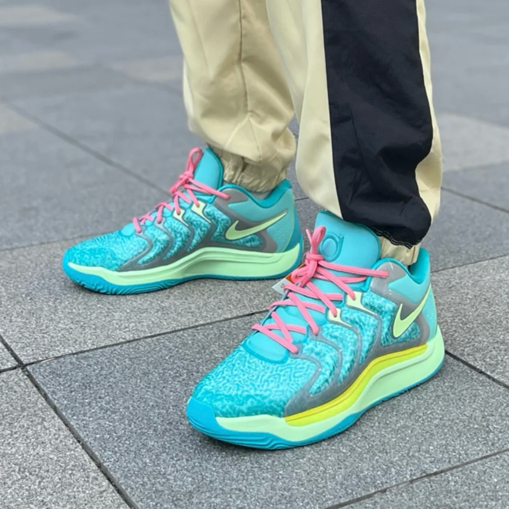 Alternative view of Giày Nike KD 17 x Jonquel Jones ‘Bahamas’ HJ8192-300