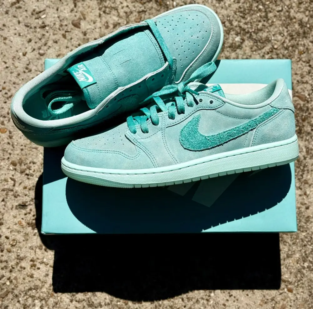 Alternative view of Giày Nike Air Jordan 1 Retro Low OG 'Washed Teal' HQ8111-300
