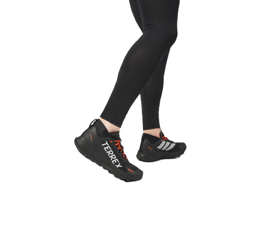 Alternative view of Giày Adidas Terrex Agravic Mid GORE-TEX 'Black Grey Orange' IH2939