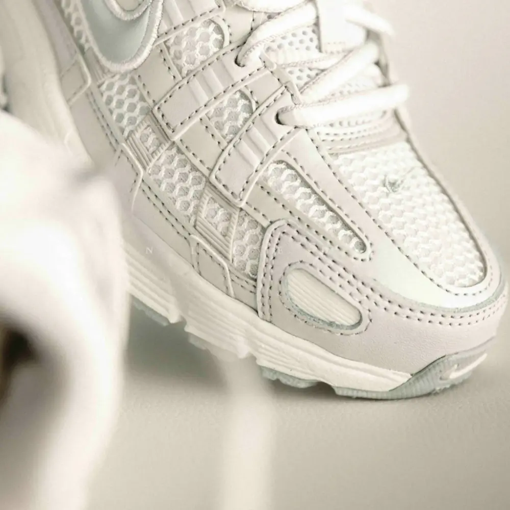 Alternative view of Giày Nike P-6000 SE ‘Summit White & Vast Grey’ IF1756-100