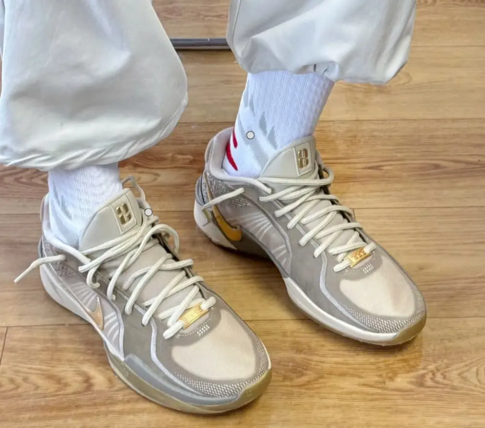 Giày Nike Sabrina 2 ‘Stronger Than Gold’ HF1798-200 - Ảnh 3