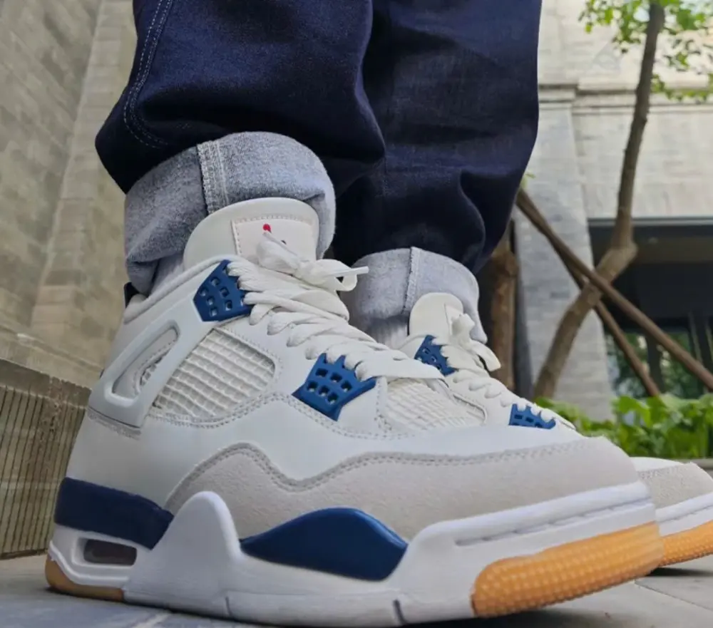 Alternative view of Giày Nike Air Jordan 4 Retro SB ‘Navy’ DR5415-100