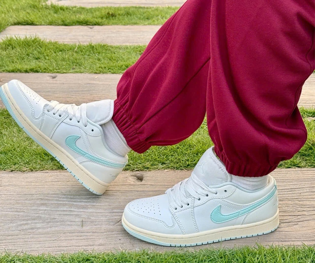 Alternative view of Giày Nike Air Jordan 1 Low 'Sail Igloo' DC0774-134