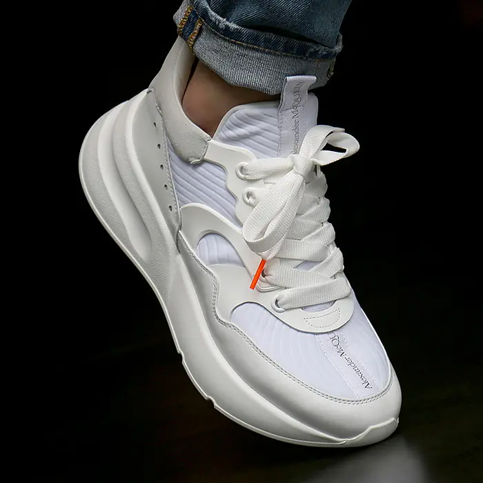 Alternative view of Giày Alexander McQueen Oversized Runner ‘White Ivory’ 604281-WHXI1-9071