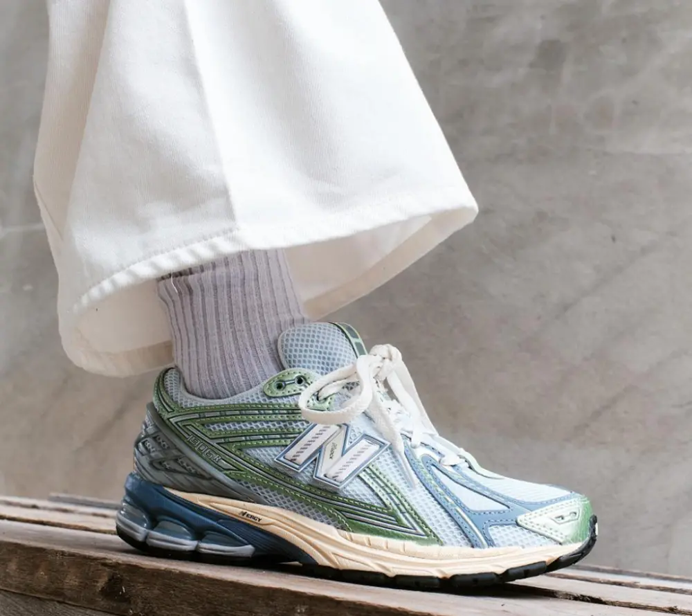 Alternative view of Giày New Balance 1906R ‘Metallic Green’ U1906RNE