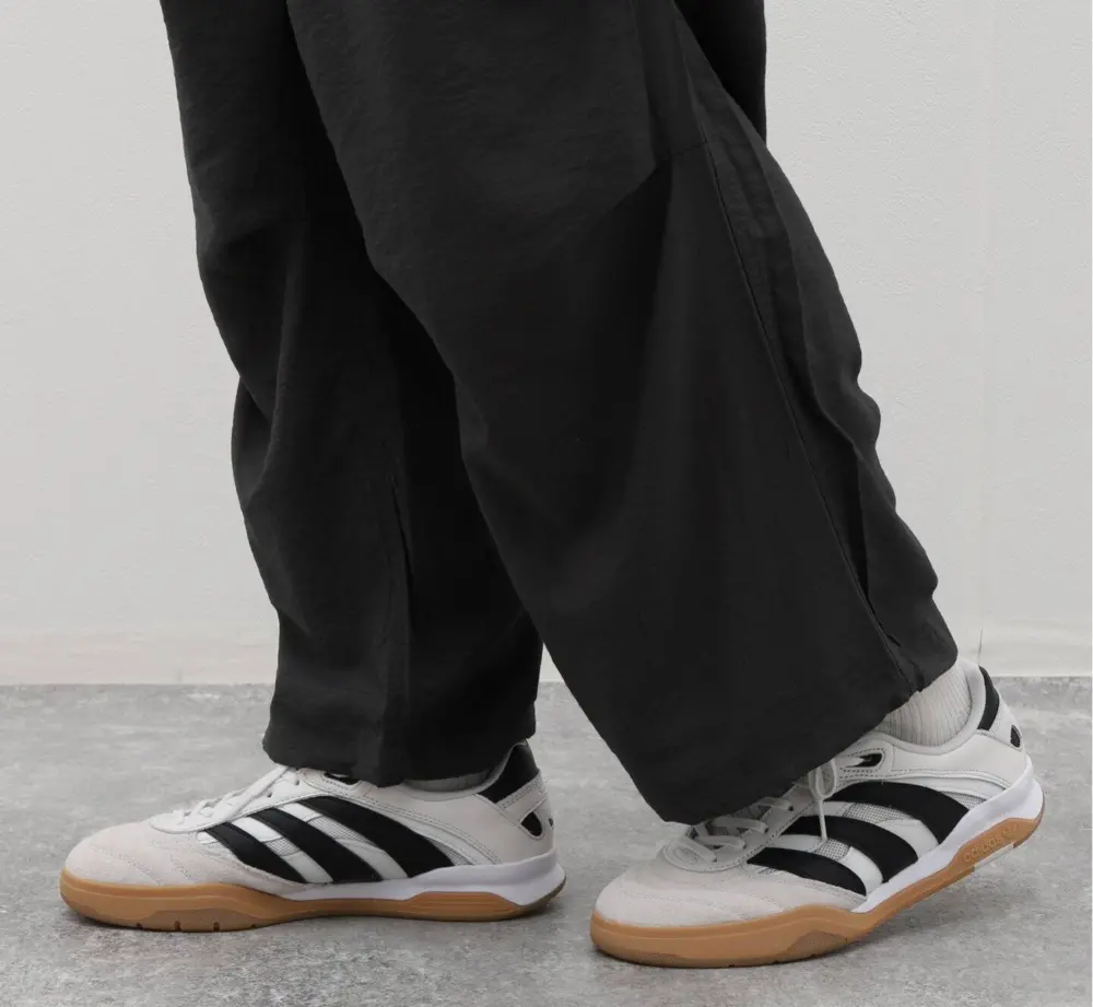 Alternative view of Giày Adidas Predator Mundial ‘White Black Gum’ IG3989