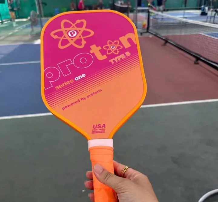 Alternative view of Vợt Pickleball Proton Series One Type B 15mm ‘Orbital Orange’