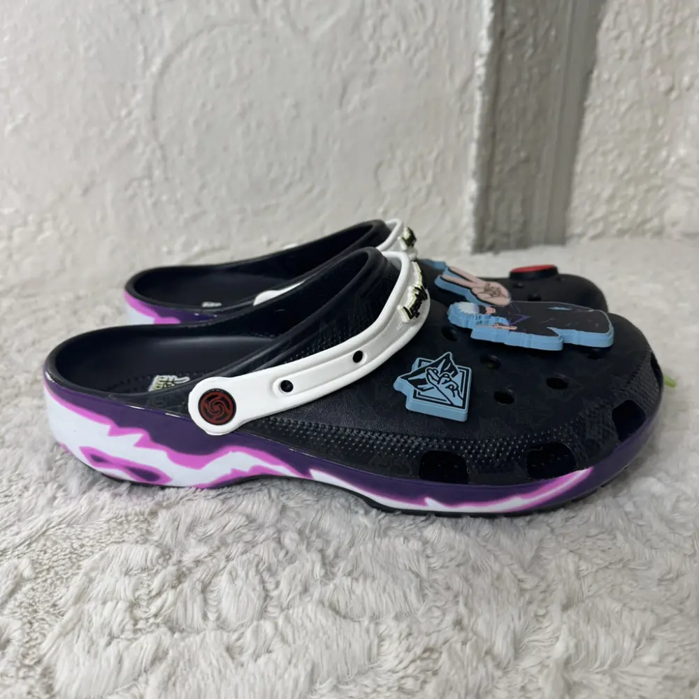 Dép Crocs x Jujutsu Kaisen Classic Clog ‘Black’ 208874-001 - Ảnh 5