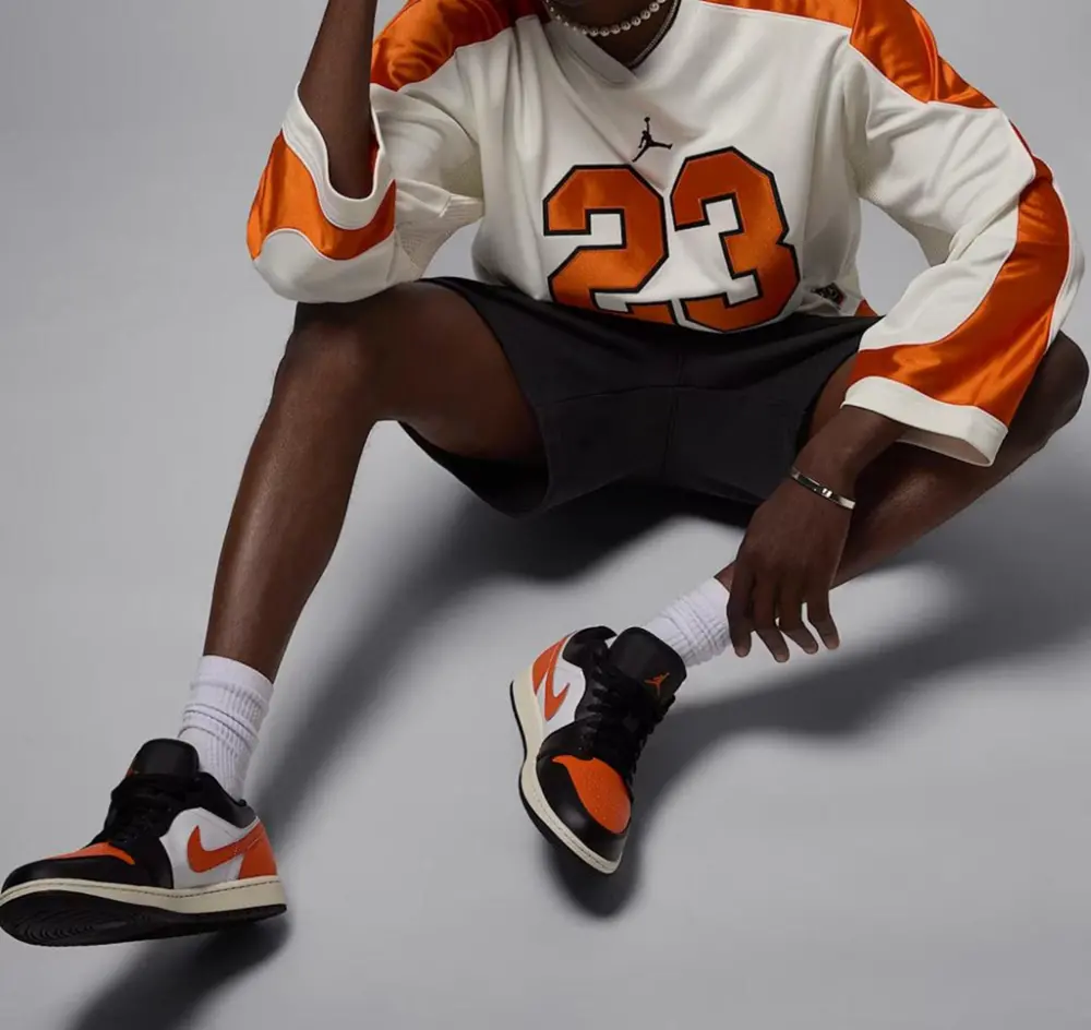 Alternative view of Giày Nike Air Jordan 1 Low ‘Shattered Backboard’ 553558-081