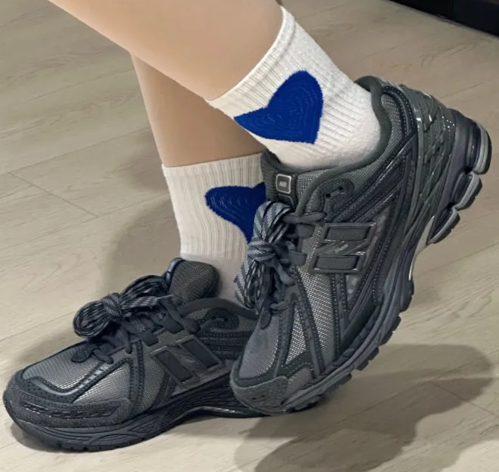 Alternative view of Giày New Balance 1906R ‘Greyscale’ M1906RHX